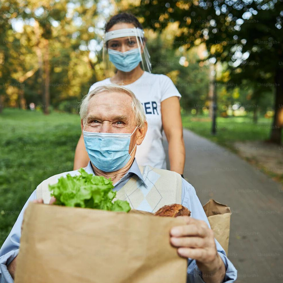 seniors avec aidant services à domicile